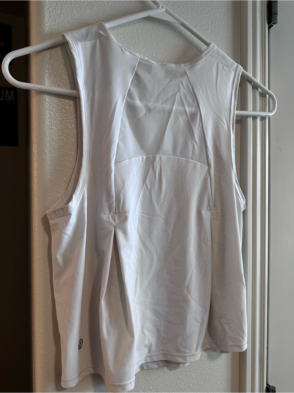 Lululemon Women's White Sleeveless Performance Tank Top - Picture 3 of 3